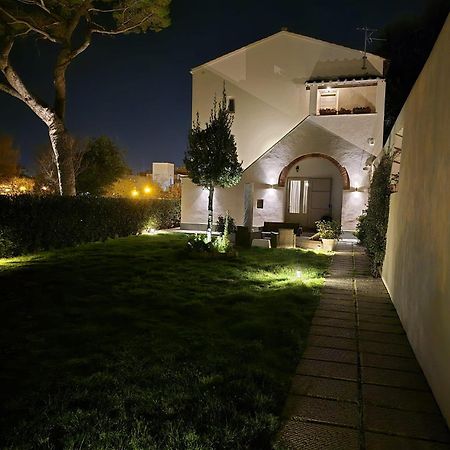 La Villa Apartments Tinaia - Excellent For Sardegna & Corsica - 6-8 Beds - Private Parking Included With Camera Livorno Kültér fotó
