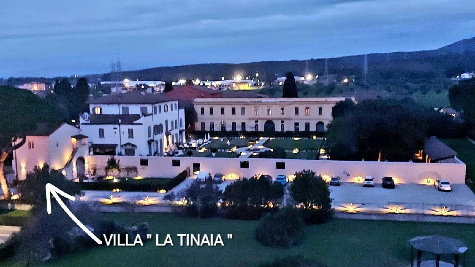 La Villa Apartments Tinaia - Excellent For Sardegna & Corsica - 6-8 Beds - Private Parking Included With Camera Livorno Kültér fotó